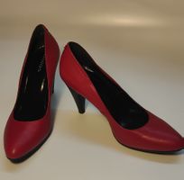 Elegante rote Lederpumps von Vero Gomma Grösse 37