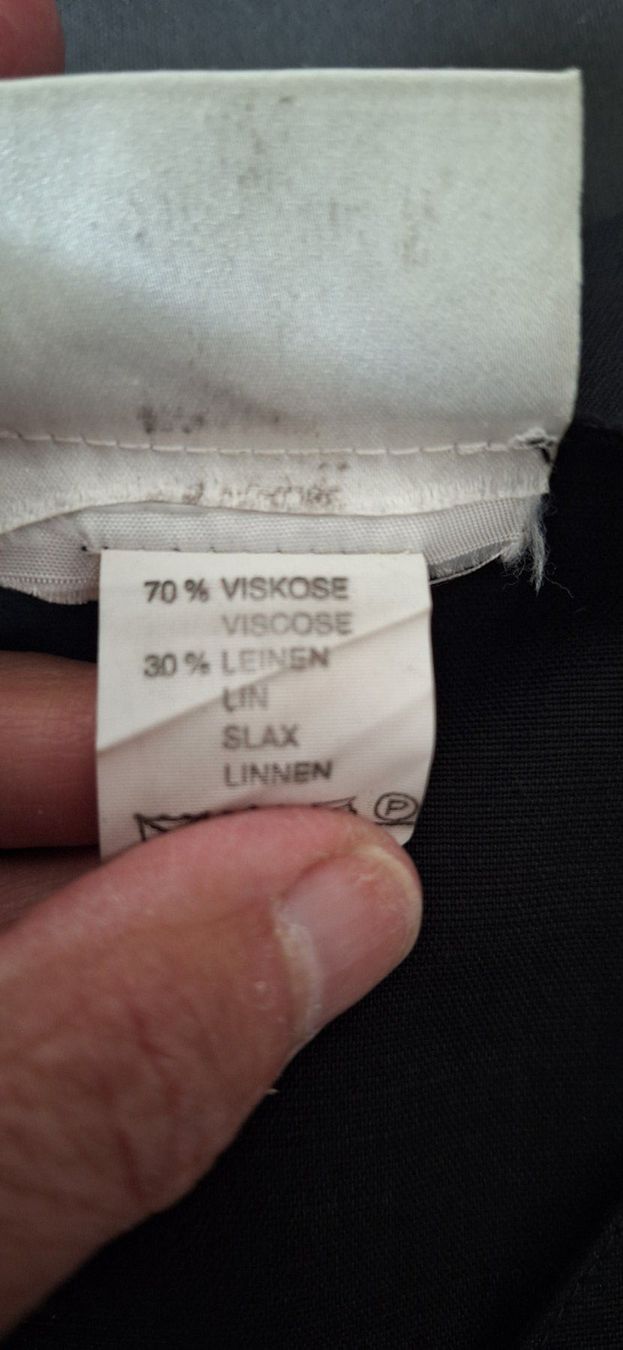 Vestiti: Robe noire Vintage 40 – Usato da St-Triphon venduto da Jldr0 5