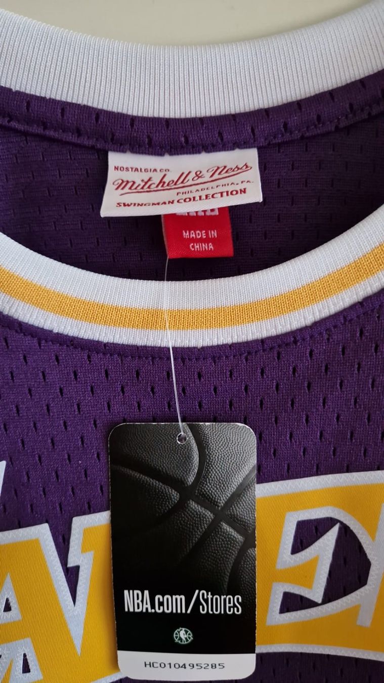 Mitchell & Ness Canottiere & Pantaloni: Maillot NBA Lakers Mitchell & Ness de Magic Johnson – Nuovo (secondo la descrizione) da Lutry venduto da SwissBBCards 2
