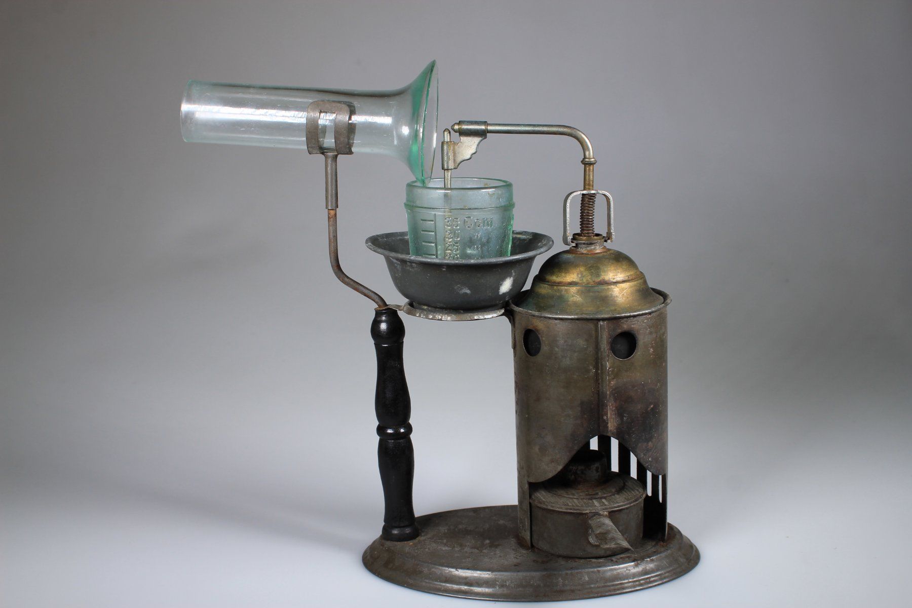 Attrezzature mediche: Antiker Dampf-Inhalations-Apparat – Usato da Basel venduto da IRMAundFRED