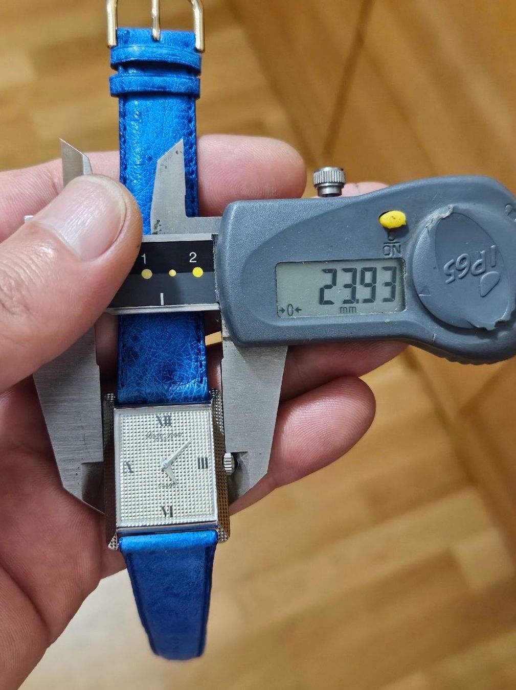 Swiss Uhren: Montre Leuba Louis - Tank - Quartz – Gebraucht aus Neuchâtel von Blek7 3
