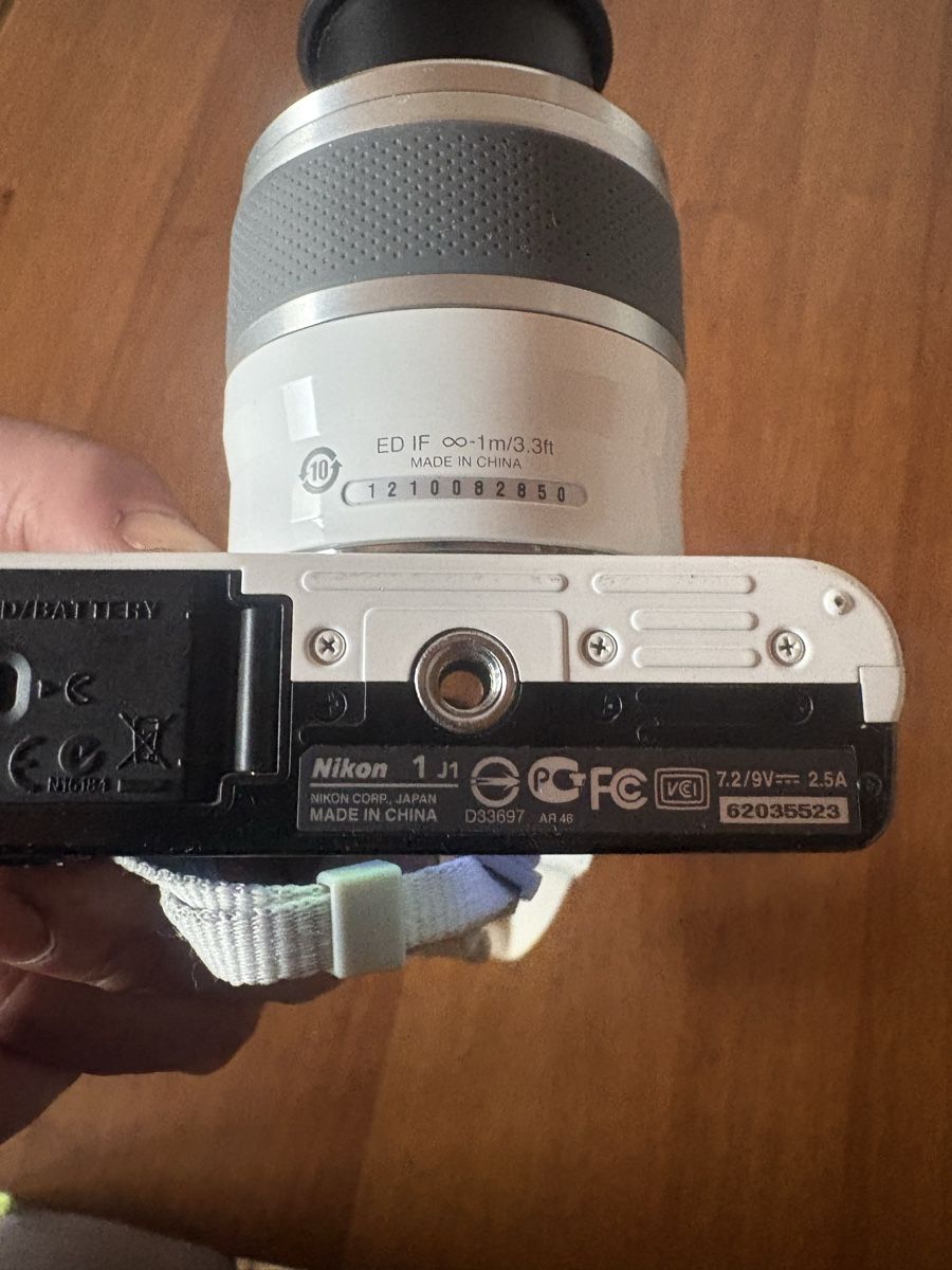 Nikon Fotocamera: Nikon 1 J1 Systemkamera Weiss  – Usato da Basel venduto da Tro_1can 3