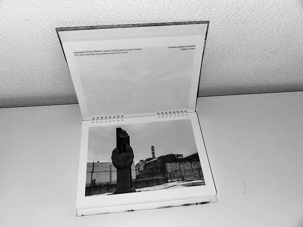 Libri: Libro fotografico su Cernobyl (firmato) – Nuovo e nell'imballaggio originale da Lugano venduto da Maclugano 3
