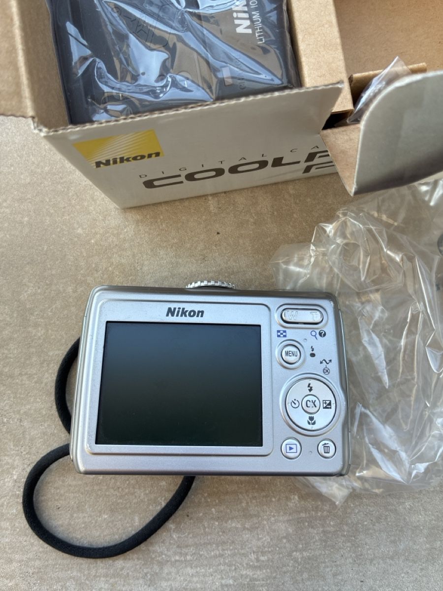 Coolpix Appareil photo: Nikon Coolpix P4 Digitalkamera mit VR – D'occasion à Bettlach par Brissoni 6