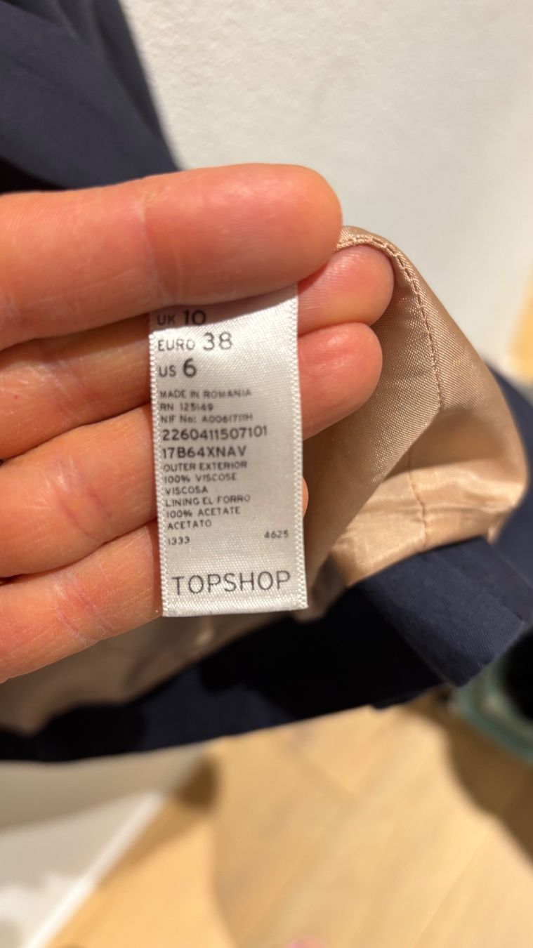 Topshop Giacche: Blazer von Topshop – Usato da Uitikon Waldegg venduto da Thefateofophelia 2