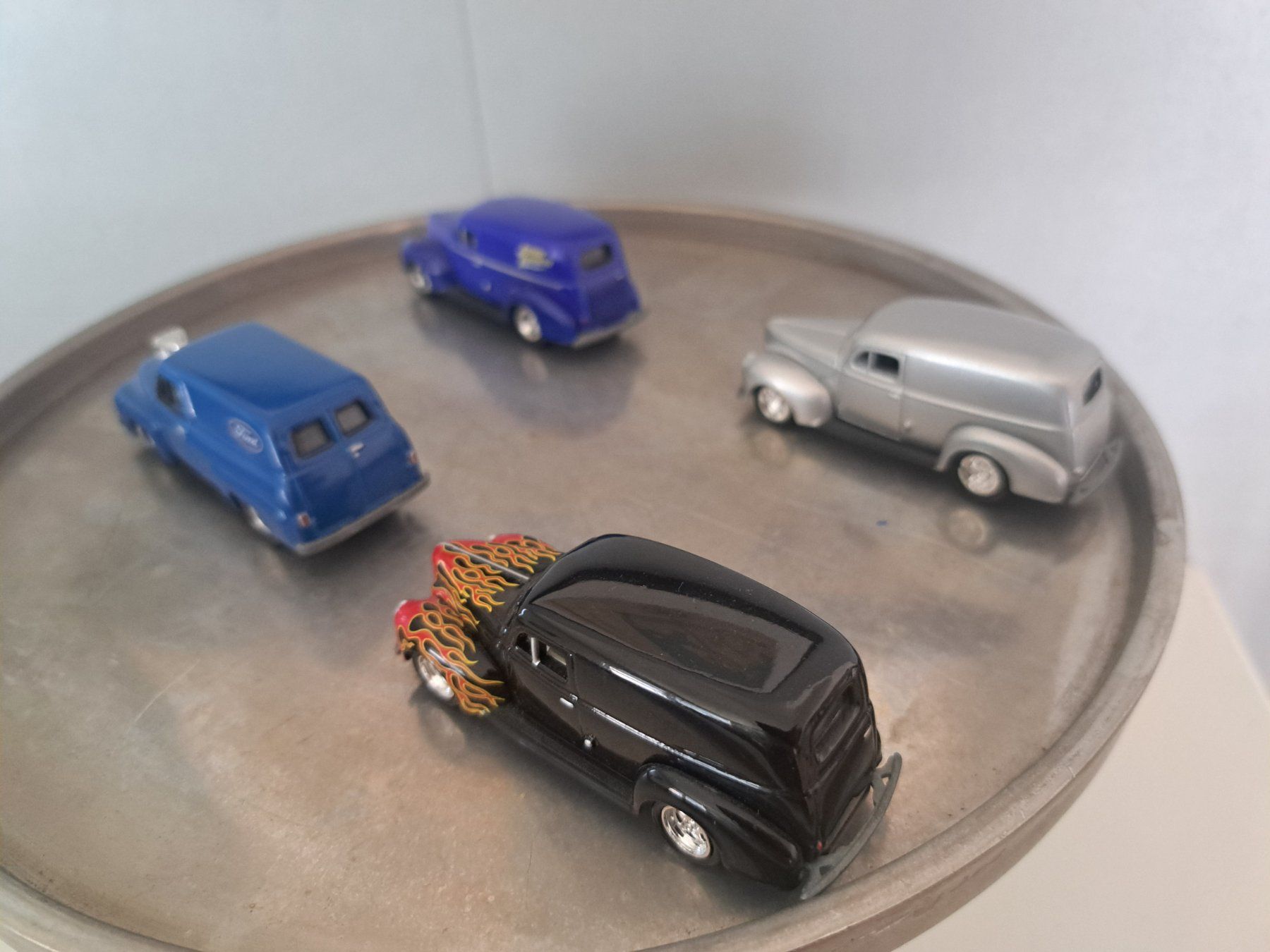 Johnny Lightning Modellini d'auto: 4x Johnny Lightning Panel Cars Neu – Nuovo (secondo la descrizione) da Emmenbrücke venduto da bikesandmore75 4