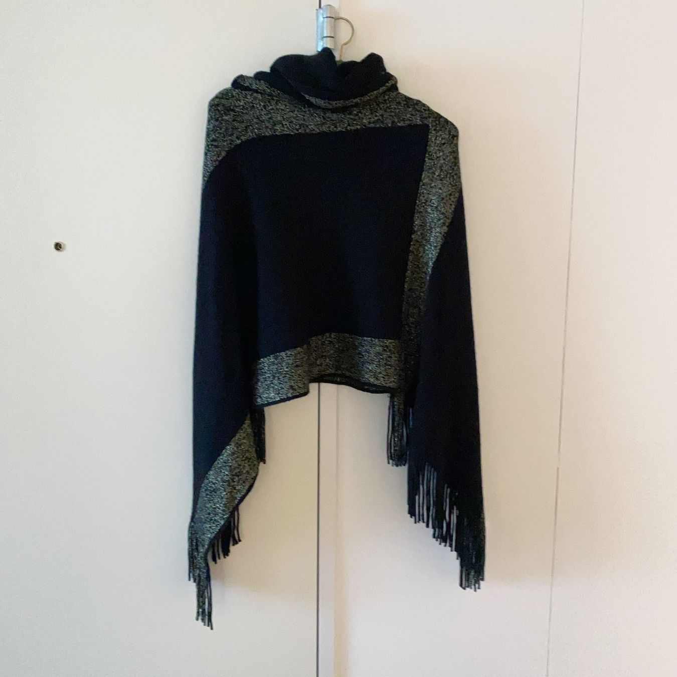 Autres vêtements & accessoires: Anna Field Cape – Neuf avec emballage d'origine à Luzern par Felicita_26 5
