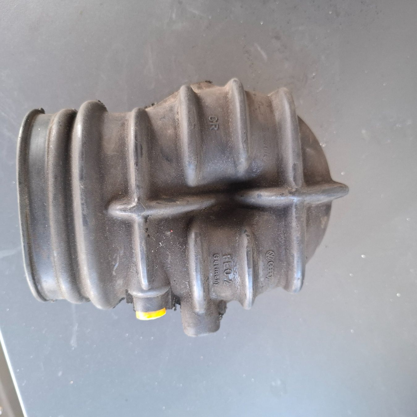 Tutti pezzi di ricambio auto: VW Scirocco 2/ Golf 1 Mengenteiler K-Jetronic Bosch Set – Usato da Schlieren venduto da 93min 9