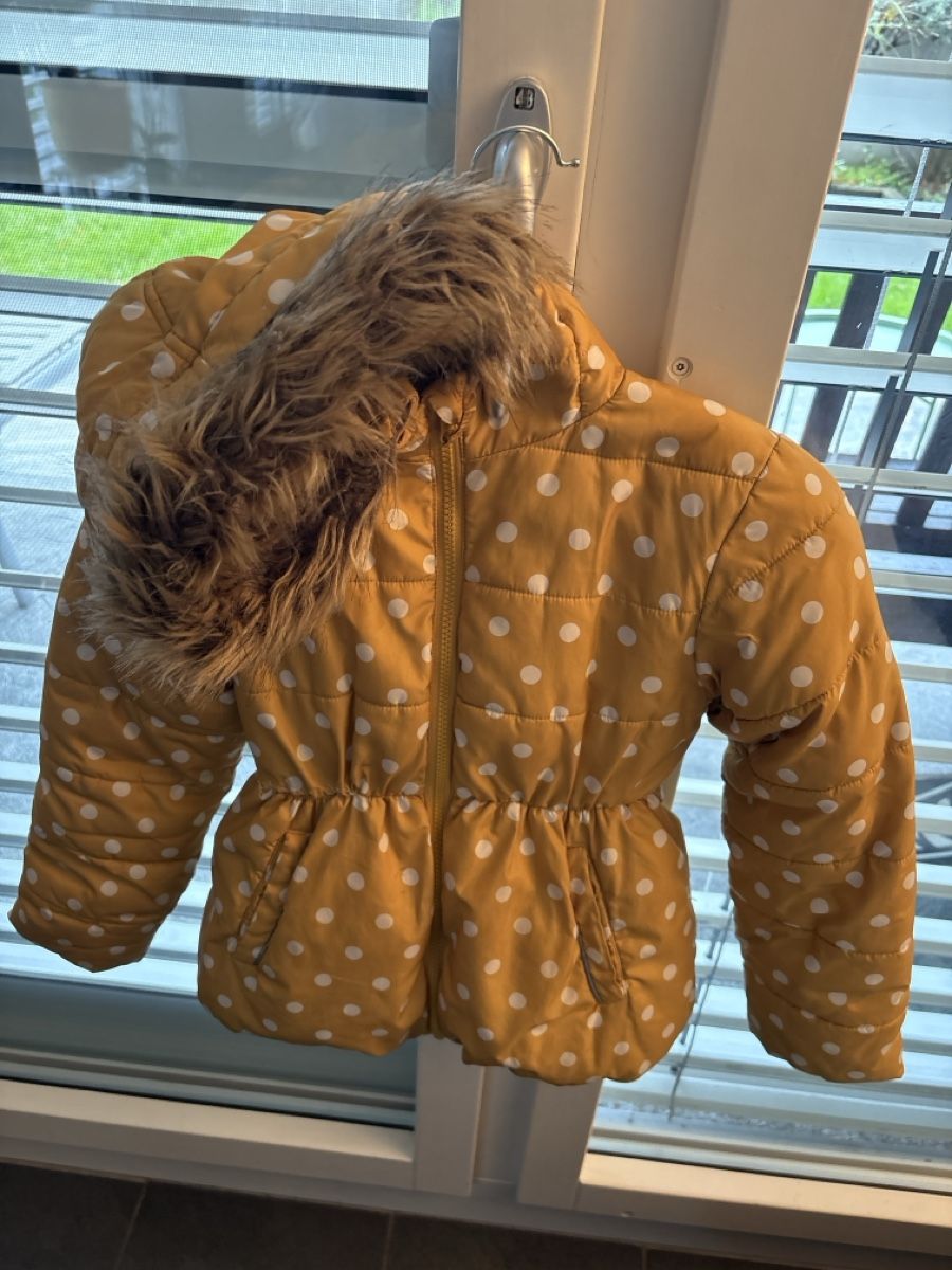 Jacken & Mäntel: Jacke mit Kapuze – Gebraucht aus Spreitenbach von bea_wrh6 1