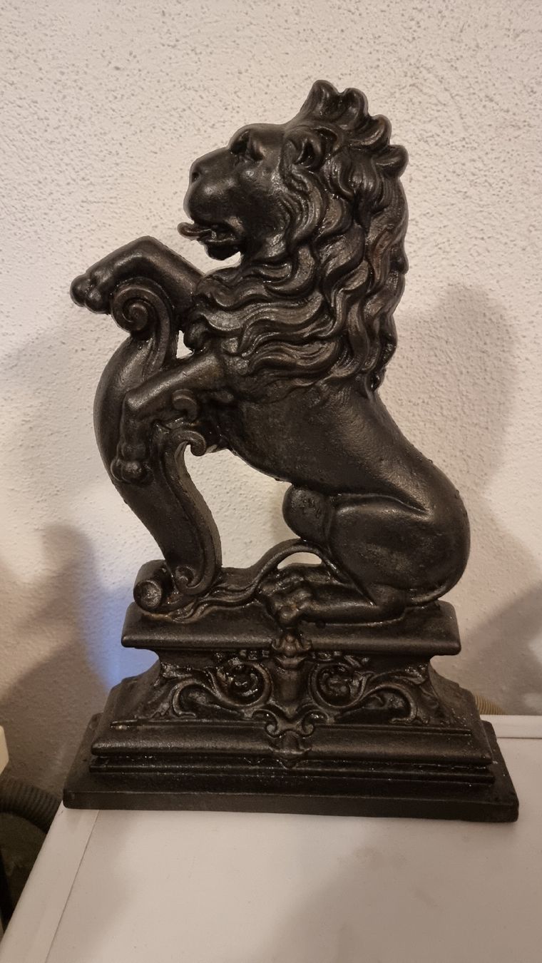 Statuette: Löwefigur – Usato da Sils im Domleschg venduto da platin01