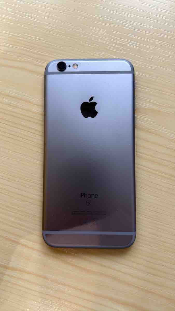 Apple Telefoni cellulari / Smartphones: Apple iPhone 6s 32GB Space Grau Smartphone – Usato da Brunnen venduto da Gwertsch 1