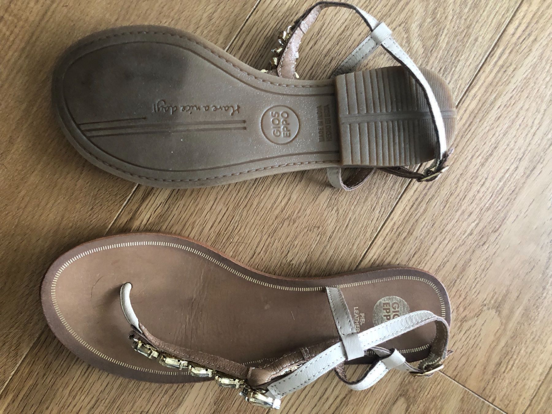 Chaussures femmes: Zehentrenner Sandale Gr. 38 aus Spanien – D'occasion à Pfaffhausen par Klaras_second_hand 2