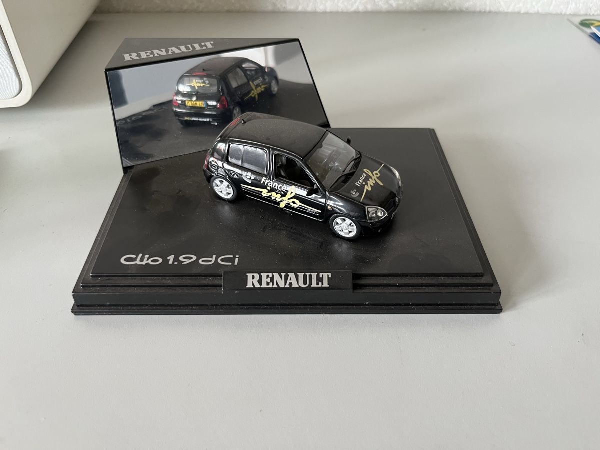 Renault Modellini d'auto: Renault Clio II – Usato da Kräiligen venduto da tisala