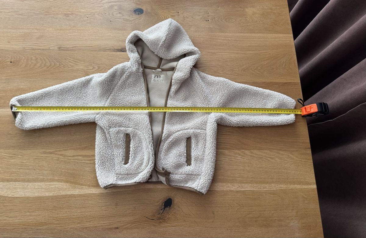 Zara Giacche & Cappotti: Kapuzenjacke – Usato da Tagelswangen venduto da Isa036