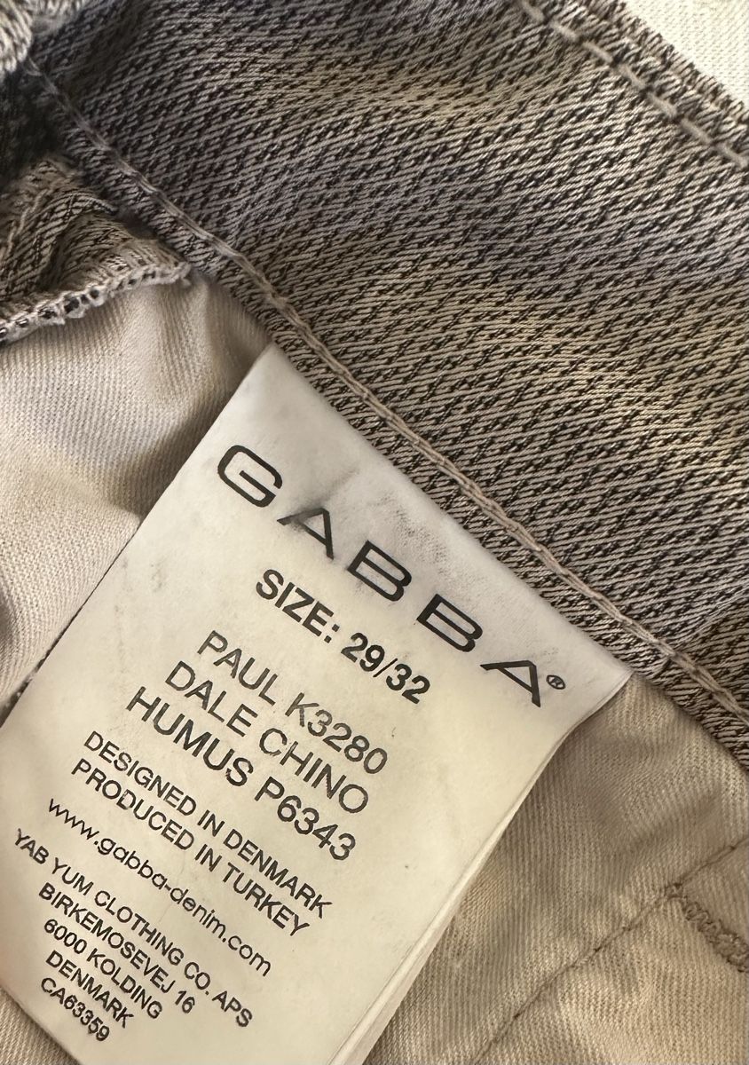 Pantalons: Pantalon beige  – D'occasion à Genève par AuTuMnLoveR 1