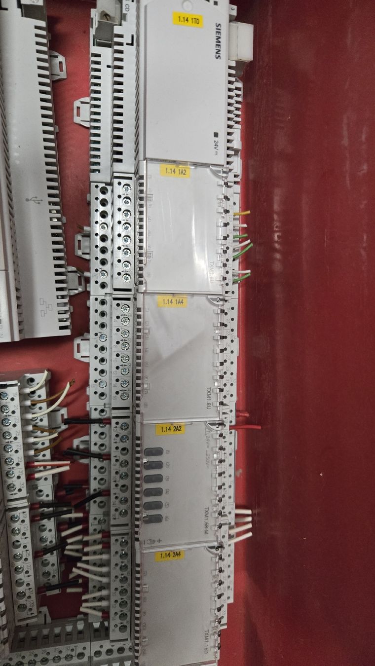 Siemens Sistema di controllo: Siemens SPS-Module PXM20 PXC100 – Usato da Lauerz venduto da Vibasin 3