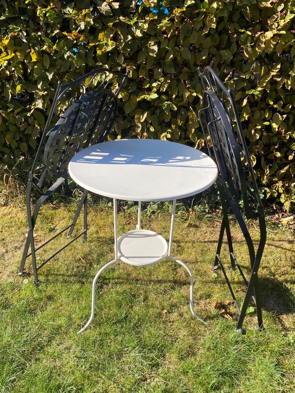 Set de table et chaises: Bistro Balkon Set Gartentisch mit Stühlen – D'occasion à Wiesendangen par argon03 6