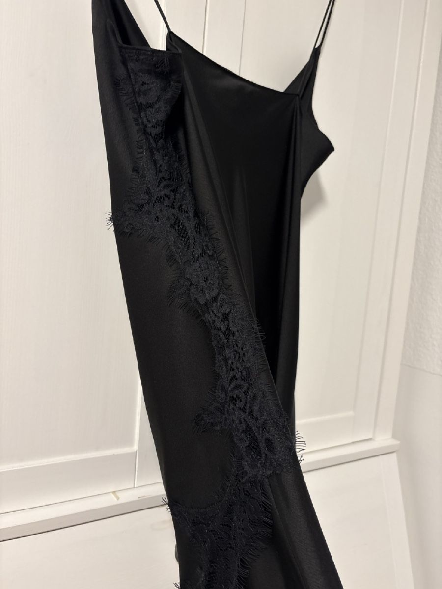 Zara Robes: Zara satiniertes Kleid – Neuf avec emballage d'origine à Buchs AG par Belinay 5
