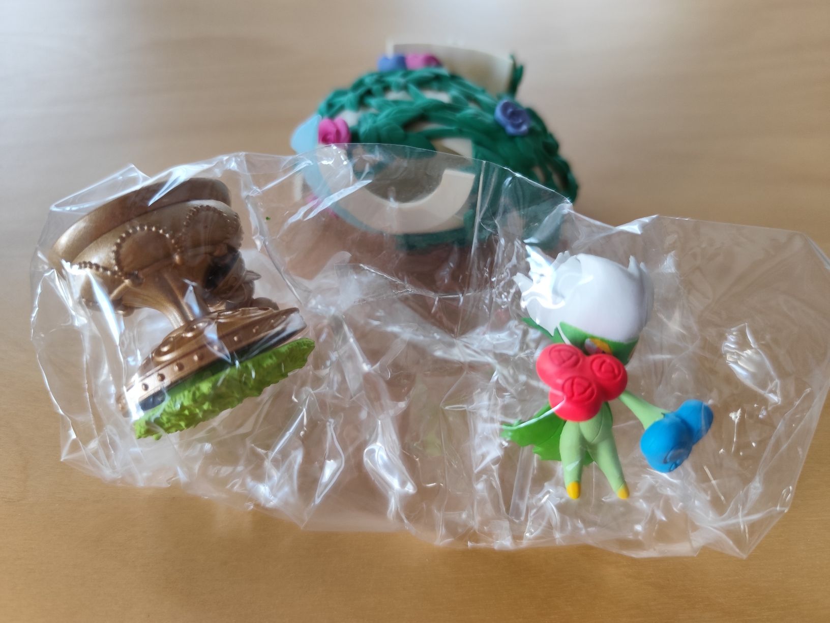 Pokémon Statuette: Pokemon Figur Roserade - Ovaltique – Nuovo (secondo la descrizione) da Wädenswil venduto da kennykun 2