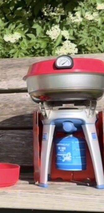 Campingaz Griglie: Réchaud campingaz avec pare vent – Usato da Fribourg venduto da VanHein91 4