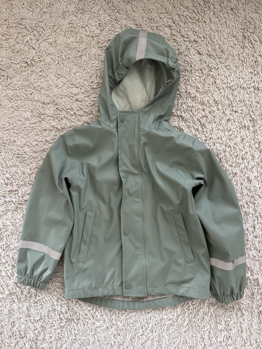 Jacken & Mäntel: Regenjacke, Grösse 122/128 – Gebraucht aus Langenthal von Leclafel