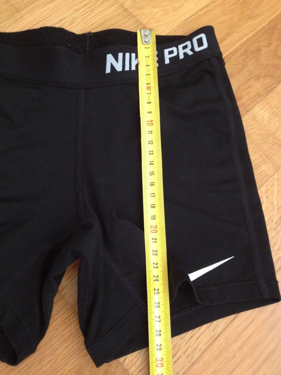 Nike Pantaloni: Sport Shorts Nike – Usato da Dübendorf venduto da Fip05 4