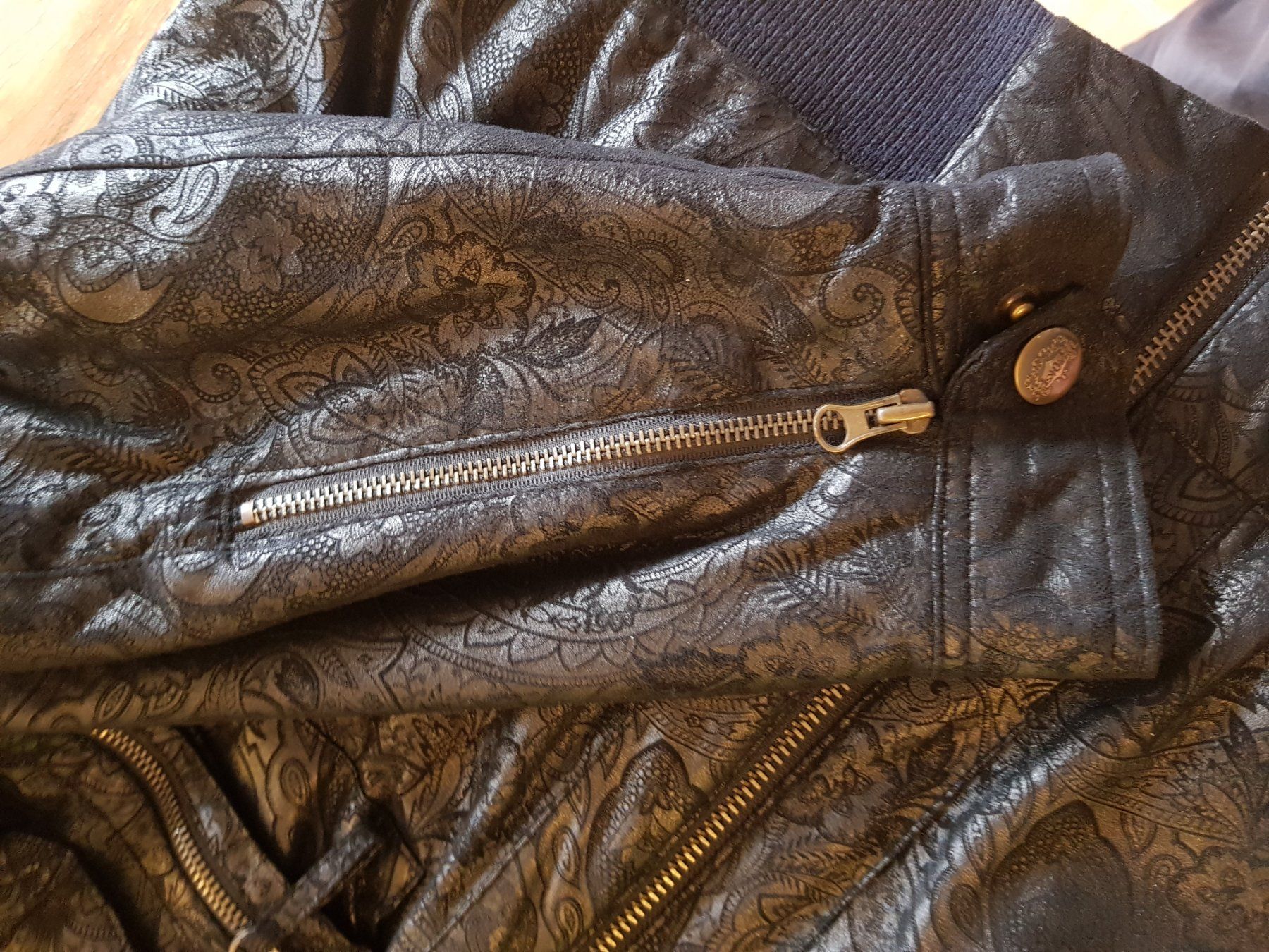 Giacche: Jacke Akademiks New York – Usato da Ostermundigen venduto da oj1982 3