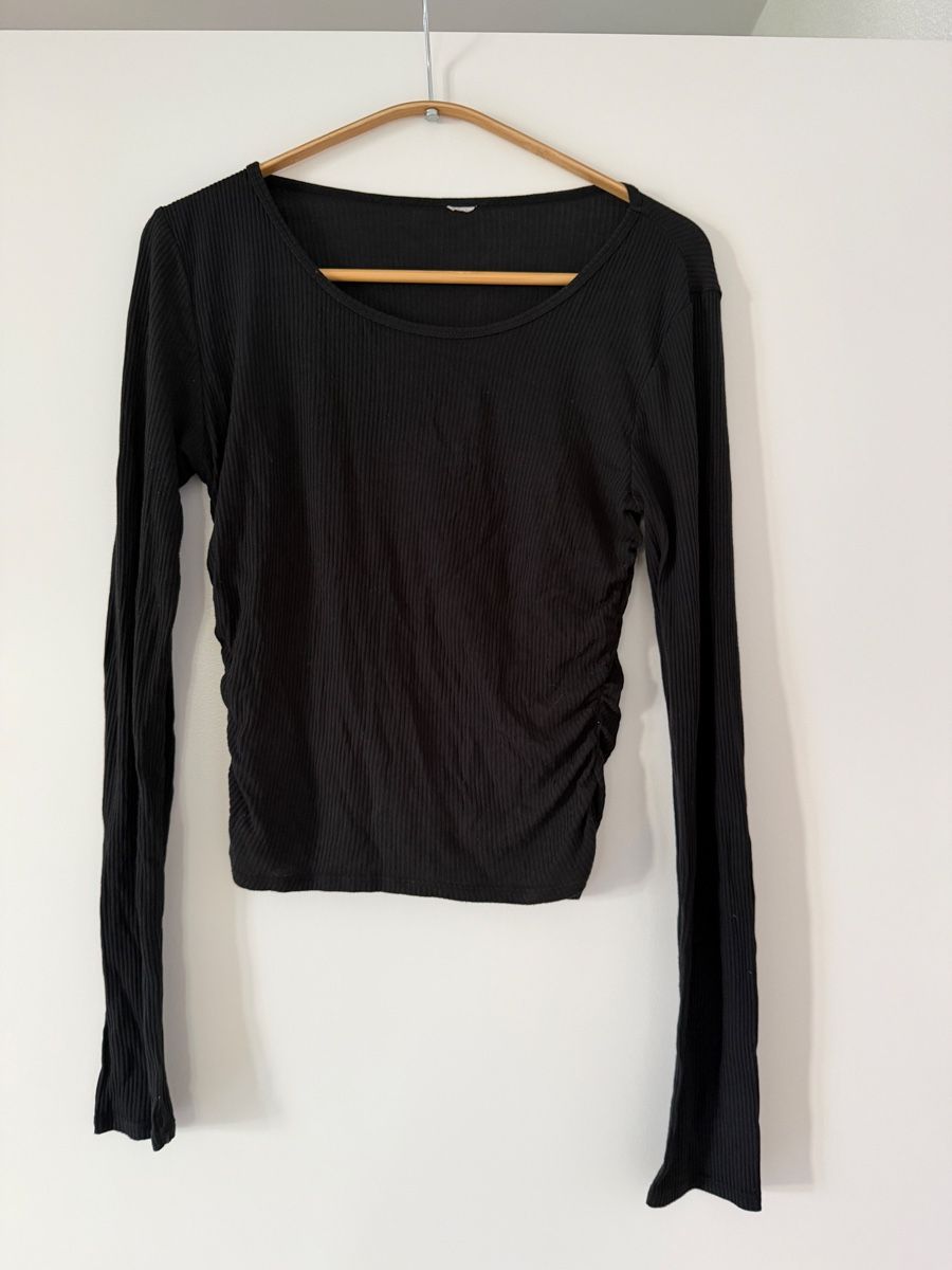 Alo Yoga Tops: Alo Yoga top long sleeves – Gebraucht aus Zürich von ajoaxyz 4