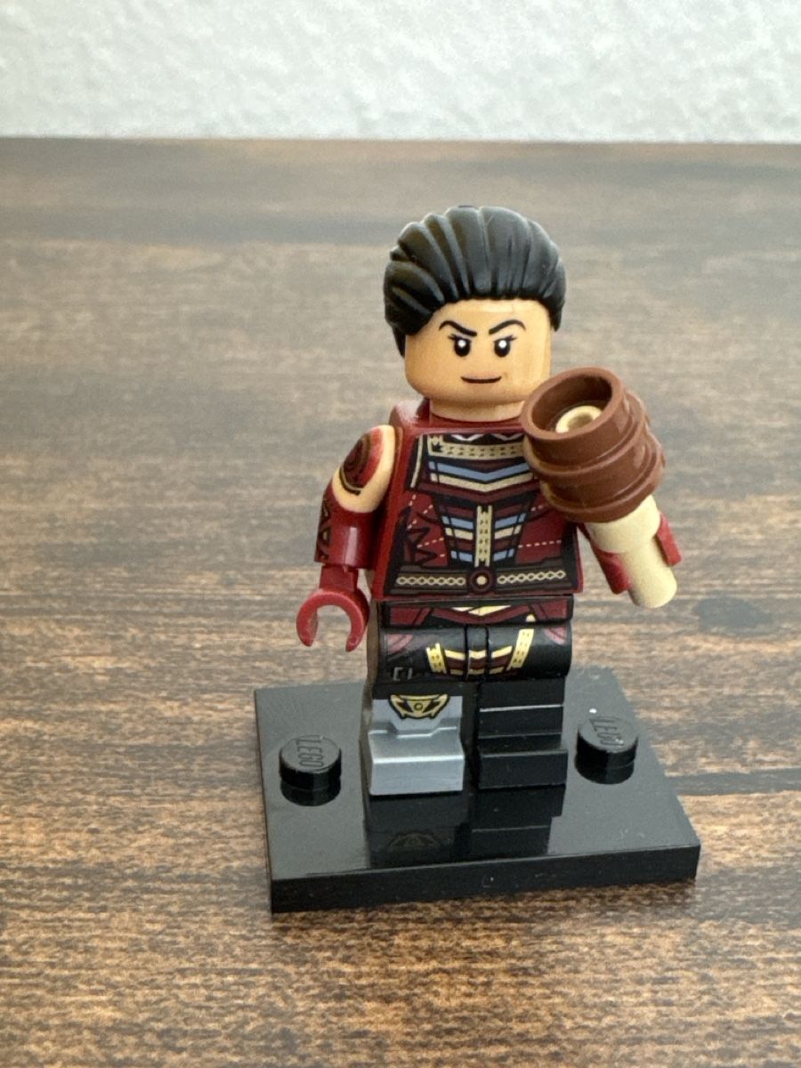Lego Statuette: Lego Minifigur Marvel Echo – Usato da Kloten venduto da mesa.3
