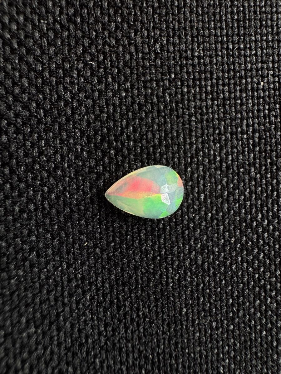 Pierres précieuses: Äthiopischer Opal 0.65ct – Neuf avec emballage d'origine à Wängi par Horus90 2