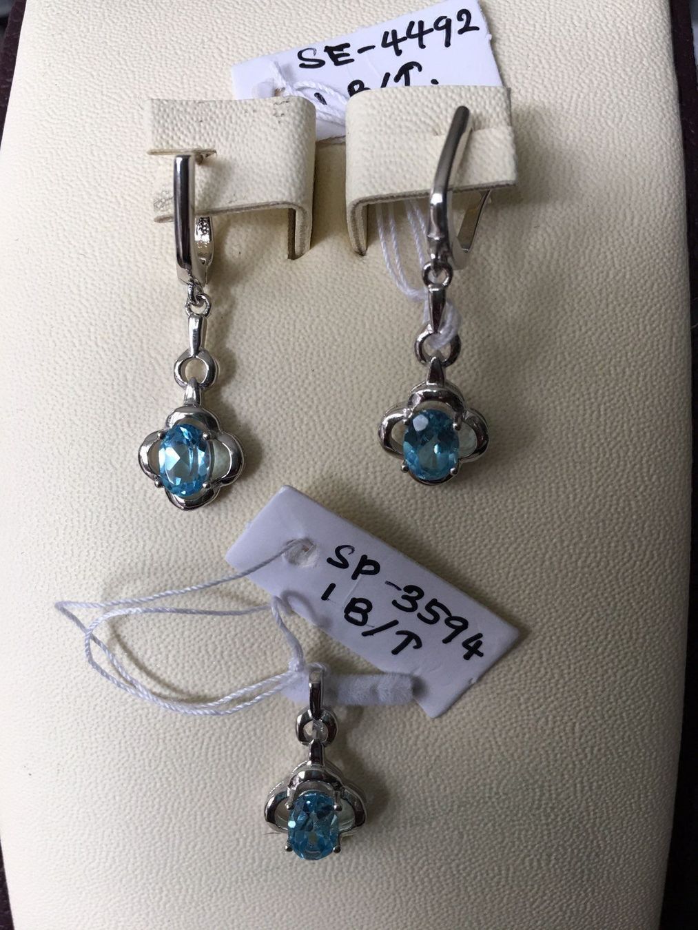 Orecchini pendenti & Orecchini a lobo: Blue Topas Schmuck – Nuovo e nell'imballaggio originale da Oberentfelden venduto da Judyku