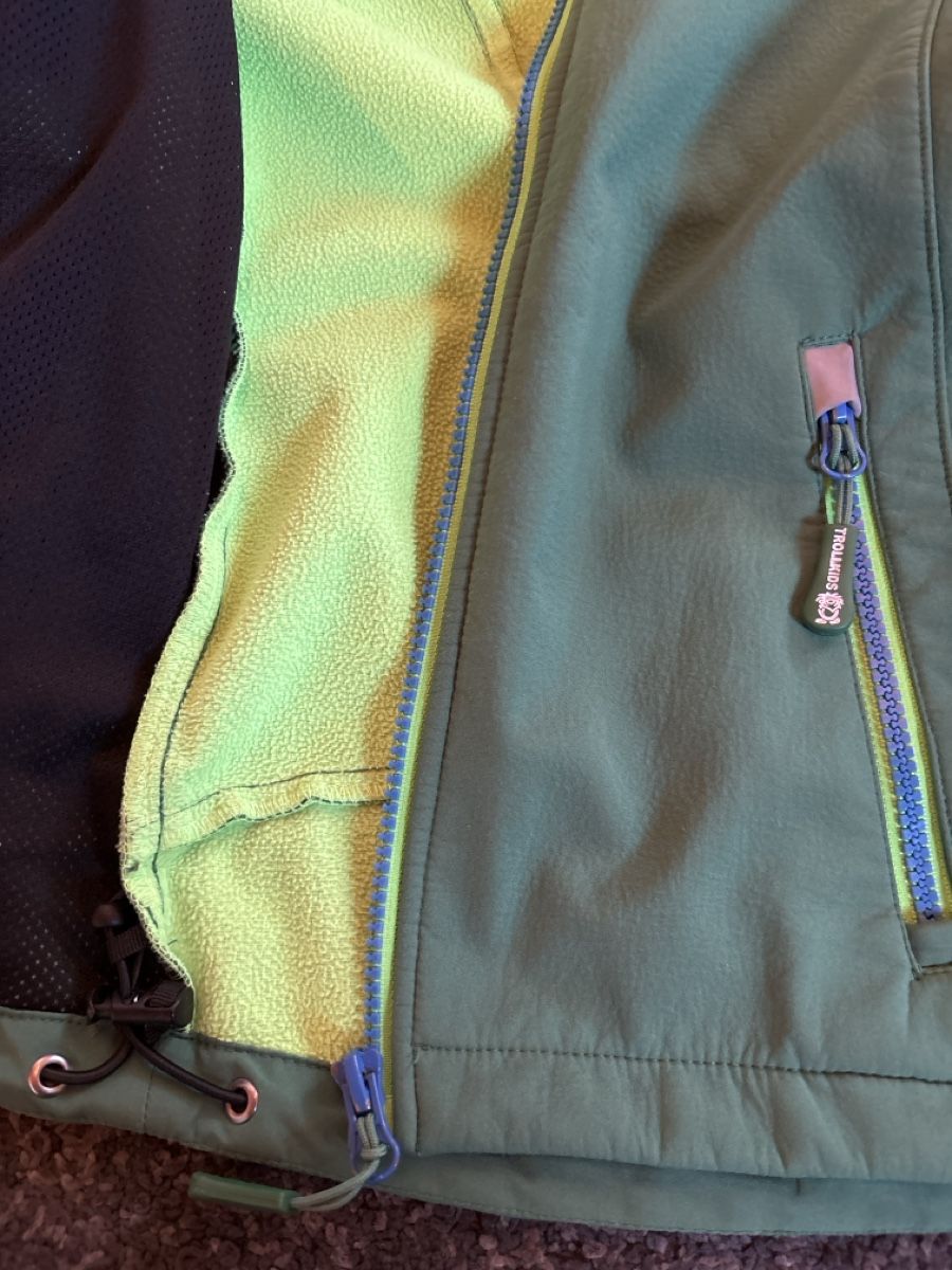 Trollkids Jacken & Mäntel: Trollkids Softshelljacke – Gebraucht aus Schlosswil von wizZzor 4