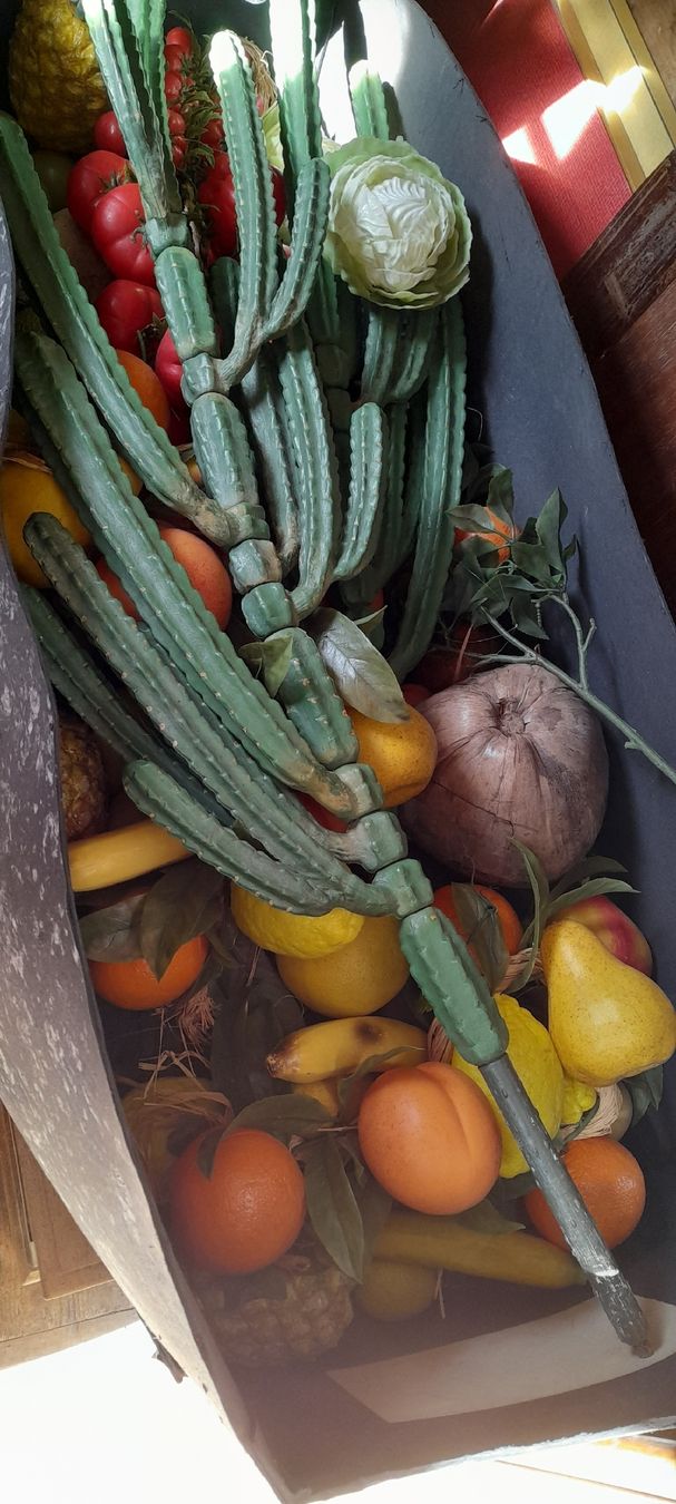 Tutte le decorazioni: Kunstblumen/ Kunstfrüchte – Usato da Nesslau venduto da Pina 3
