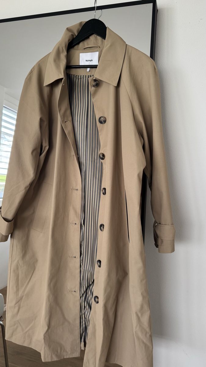 Cappotti: beiger Trenchcoat Marke Nümph Gr.40 – Usato da Moosseedorf venduto da mswalker 1
