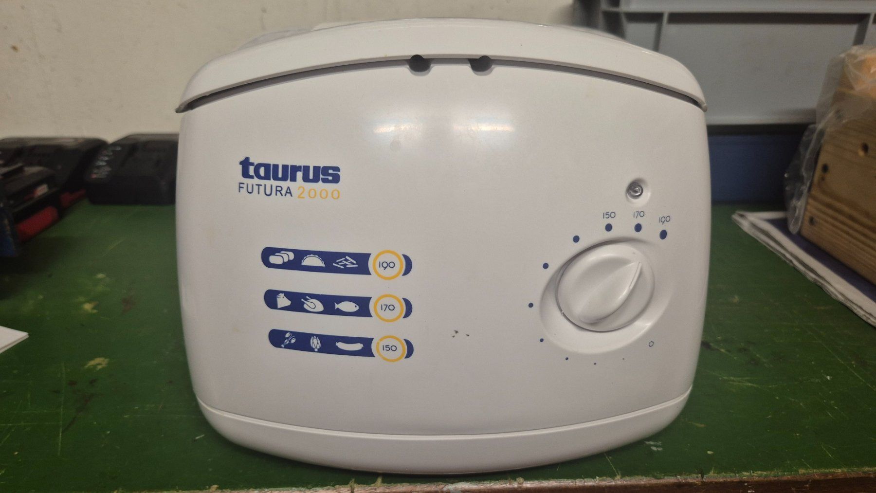 Taurus Elettrodomestici da cucina: Friteuse Taurus Futura 2000 2L – Nuovo (secondo la descrizione) da Densbüren venduto da ivanbabamov 1