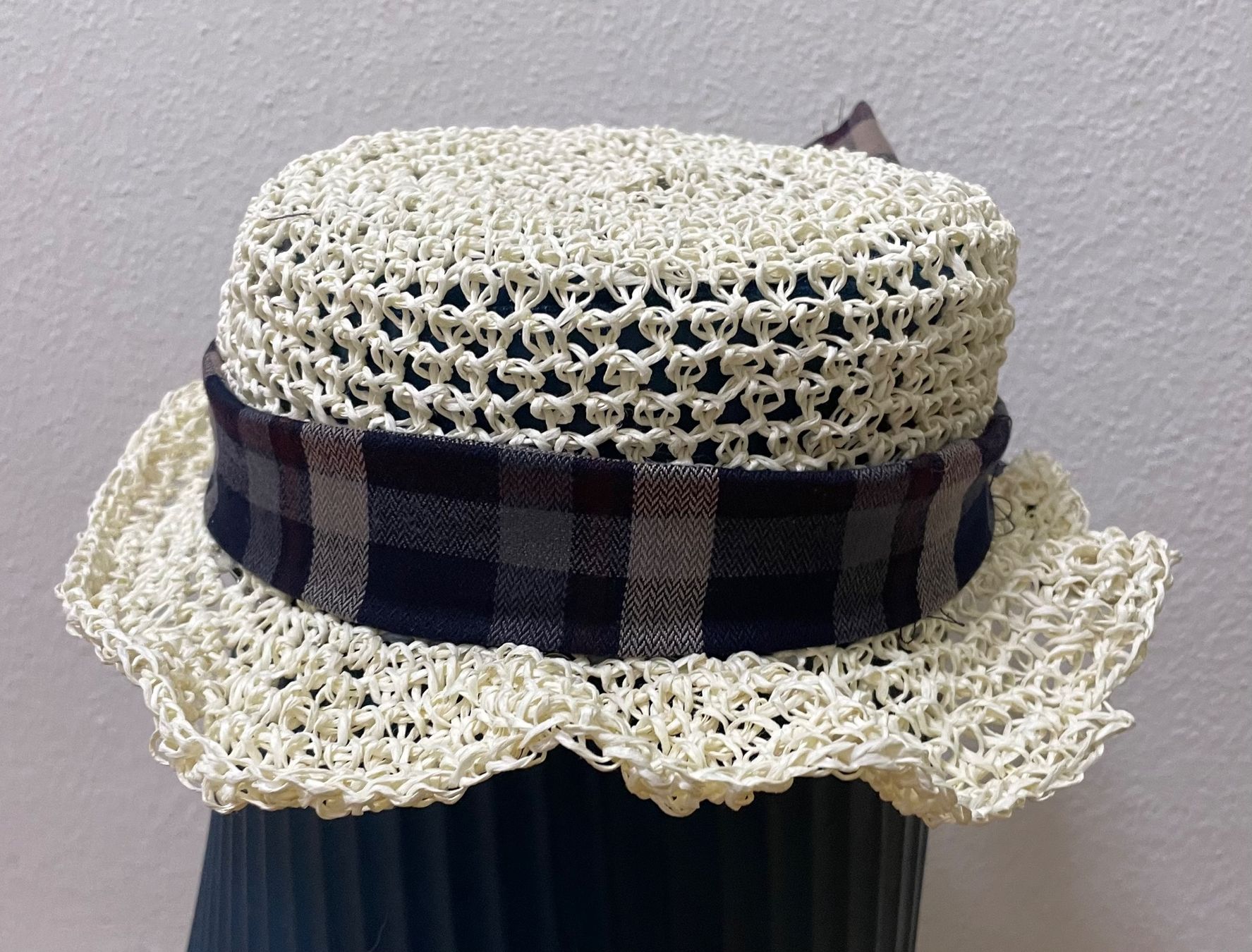 Copricapi, berretti & cappellini: Stroh Hut. Beige/weiss Neu – Nuovo e nell'imballaggio originale da Au ZH venduto da Jaggy4