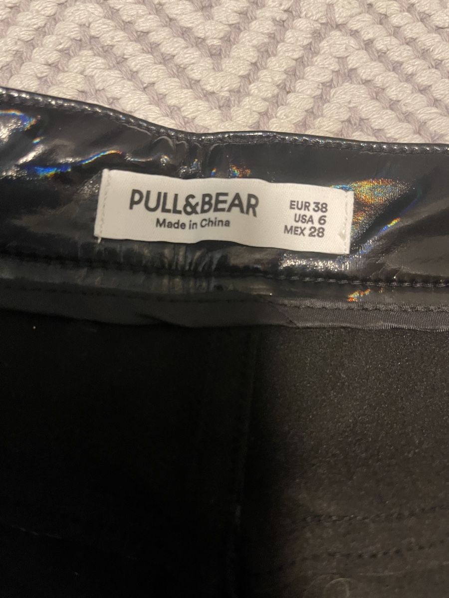 Pull&Bear Pantaloni: Pull&Bear Lack-Hose, Gr. 36, Schwarz, Glänzend! – Usato da Zürich venduto da Belisimo 2