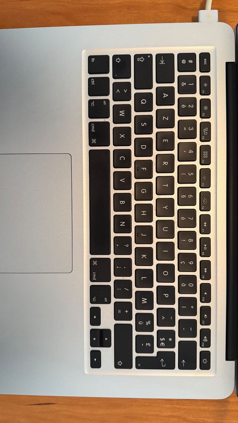 Apple Portables: MacBook Air 2015 AZERTY – D'occasion à Zürich par pevamoreauu 4
