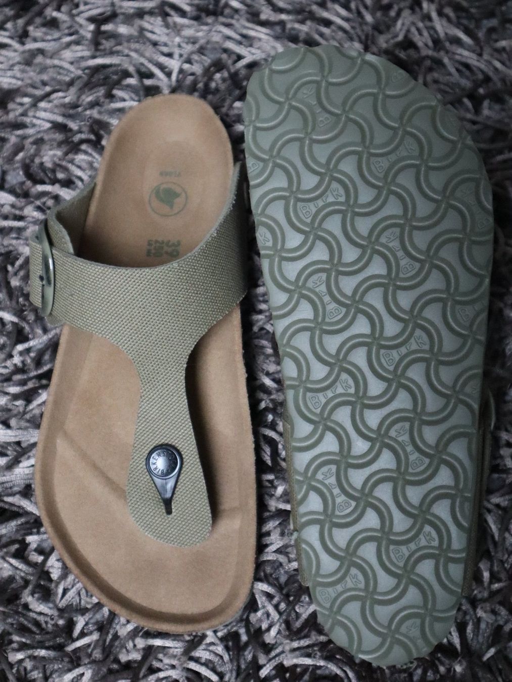 Birkenstock Chaussures femmes: Birkenstock, Gizeh Big Buckle, Gr. 39, eggshell, NEU – Neuf avec emballage d'origine à Wattwil par glueck 3