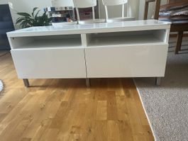 Schönes Fernsehmöbel