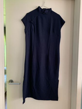 Robe bleu marine style asiatique – Chic et estivale !