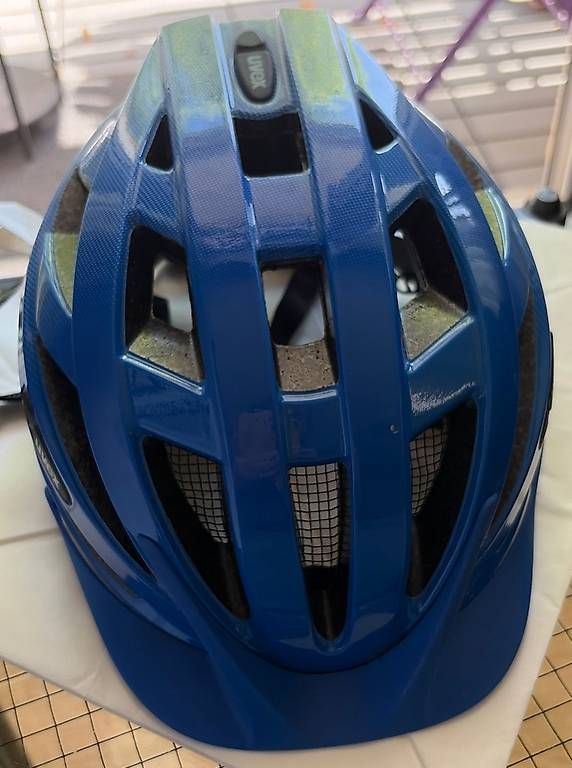 Caschi: Uvex Fahrradhelm Air Wing – Usato da Winterthur venduto da ver_f2wl 1