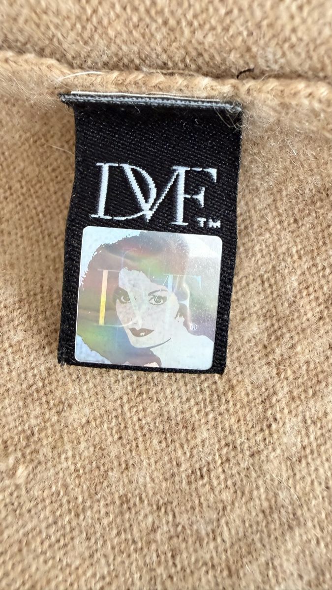Diane von Furstenberg Cappotti: Diane von Furstenberg Strickjacke - beige, Größe S – Usato da Zollikerberg venduto da MK-13 3