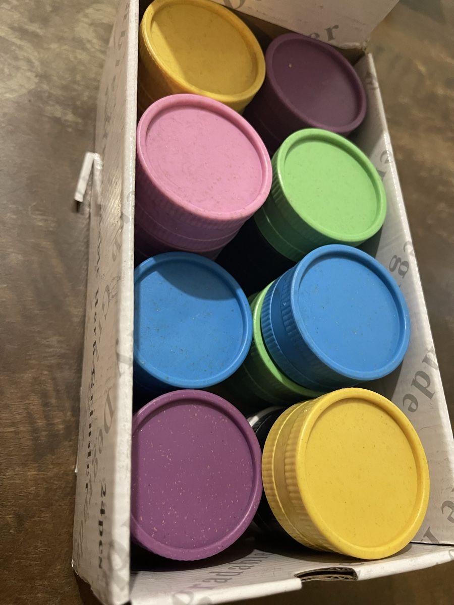 Tabacchi: Lot de 22 broyeurs biodégradables couleurs assorties – Nuovo (secondo la descrizione) da Genève venduto da Yasasa