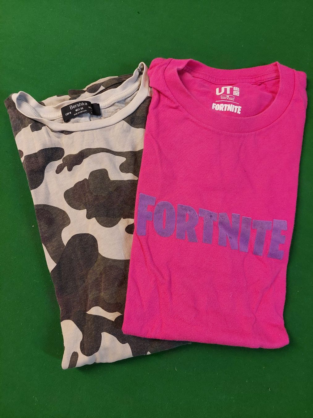 Lotti di vestiti: 2 T-Shirts – Usato da Wynau venduto da Meysi