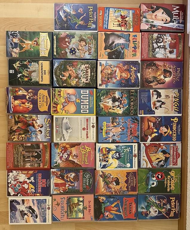 Tutti i VHS:  31 VHS-Filme / Disney-Klassiker Sammlung – Usato da Winterthur venduto da nicole.g910