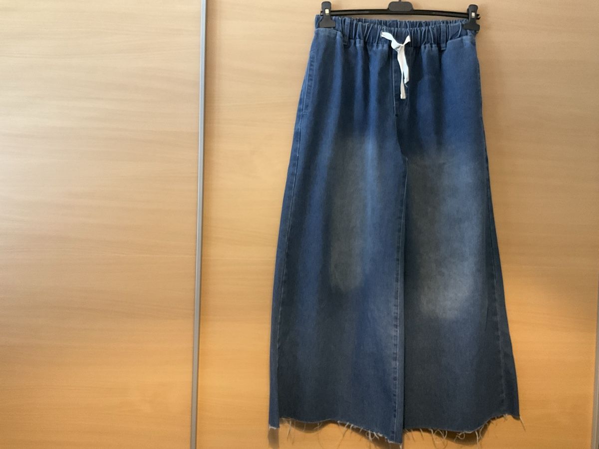 Jeans: Jeans large neuf taille L – Nuovo e nell'imballaggio originale da Murten venduto da Louis1954