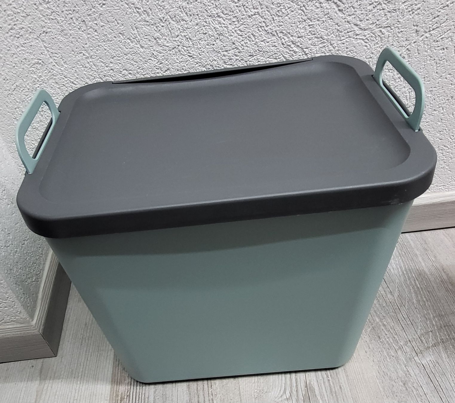 Contenitori & Simili: 2 contenitori per riciclaggio – Usato da Giubiasco venduto da fas_b82x 3