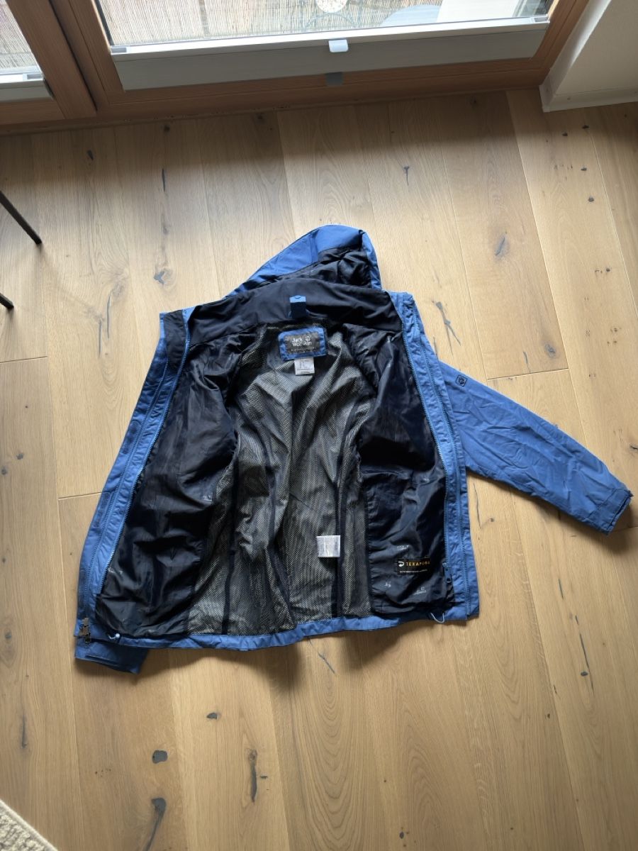 Jacken: Jack Wolfskin Jacke – Gebraucht aus Gamsen von Le_De 2
