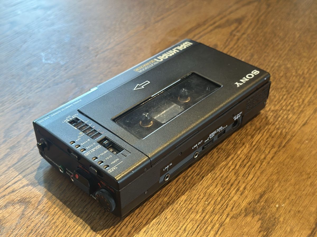 Sony Tragbarer Mediaplayer: Sony Walkman – Defekt aus Vevey von Dborg 4